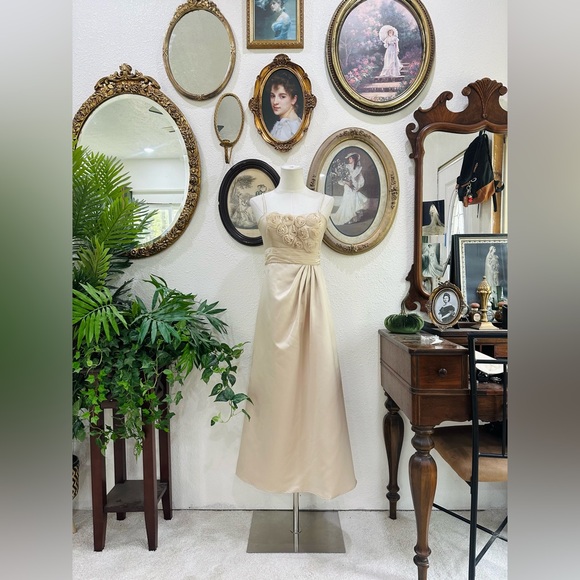 David's Bridal Dresses & Skirts - David’s Bridal Champagne Satin Rosette Dress - Size 6